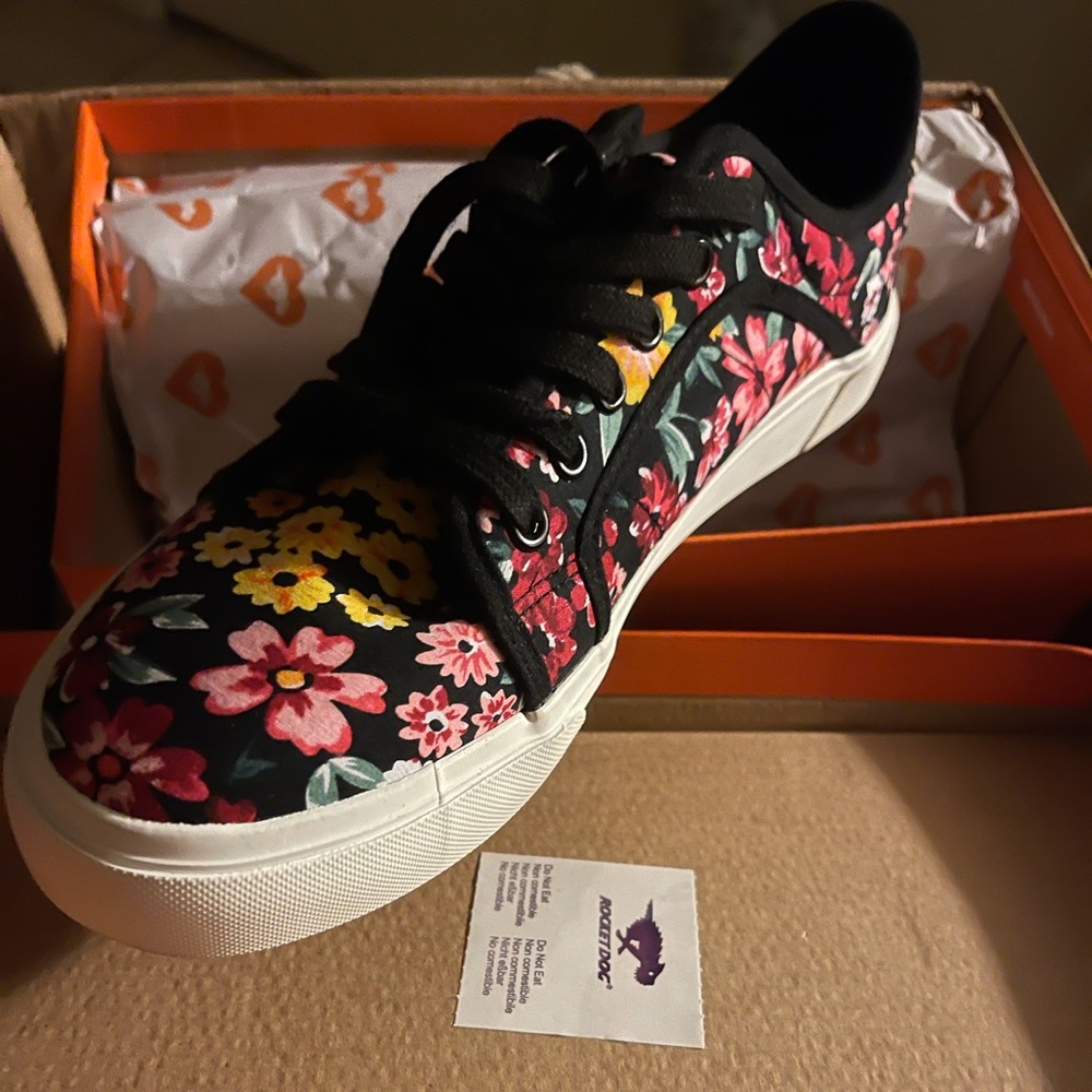 New Rocket Dog tennis flats Black Floral